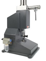 Pneumatischer Flüssigkeitsfüller für dünne bis mittelstarke Flüssigkeiten 5-50ml